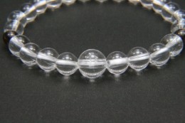 水晶　梵字彫り腕数珠(勢至菩薩)（すいしょう　ぼんじぼりうでじゅず(せいしぼさつ)）　サンプル1