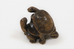 木彫り根付（亀2匹）Hand-carved「Turtle」（きぼりねつけ（かめ））　サンプル2