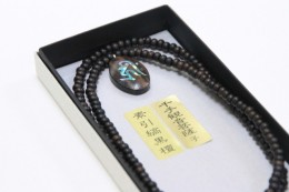 十二支 黒檀 らでんネックレス Mother-of-pearl necklace（じゅうにし こくたん らでんねっくれす）　サンプル1