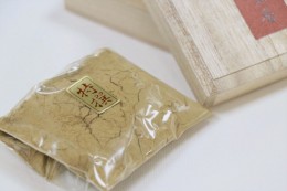 特撰 塗香 桐箱入り  Tokusen Zuko（とくせん　ずこう）　サンプル1