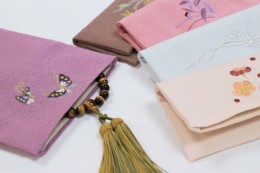 ちりめん刺繍入り 御念珠入れ Juzu case（おねんじゅいれ）　サンプル2