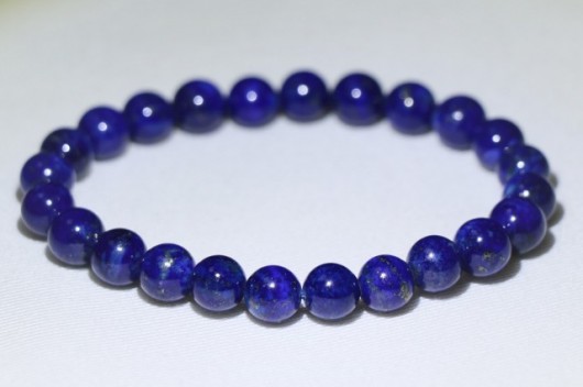 ラピスラズリ（瑠璃石）　lapis lazuli（らぴすらずり）