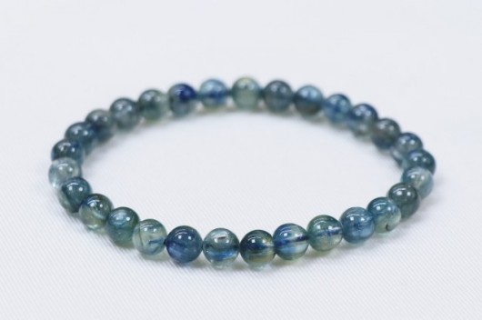 カイヤナイト（藍晶石）Kyanite（かいやないと）
