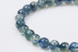 カイヤナイト（藍晶石）Kyanite（かいやないと）　サンプル1
