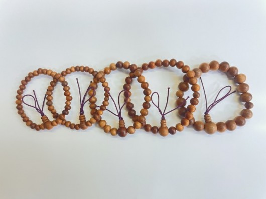 白檀ブレスレット（紐あり）（びゃくだんぶれすれっと（ひもあり））